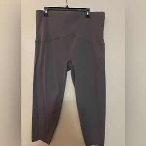 SPANXshape Booty Boost Leggings - size 3X - Grey